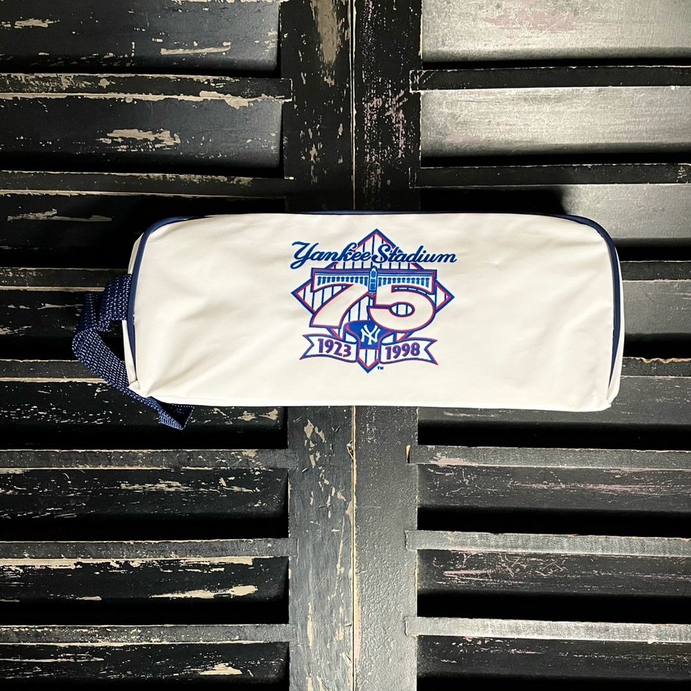 YANKEES Vintage Bell Atlantic Yankee Stadium 75th Anniversary Nylon Toiletry Bag